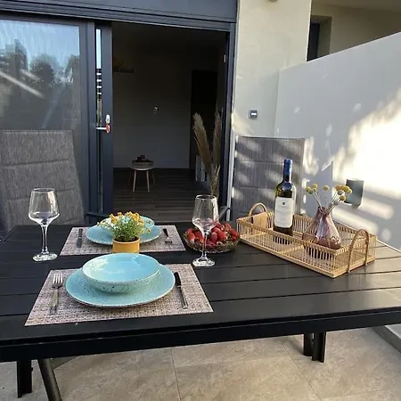 Filoxenia Apartament *